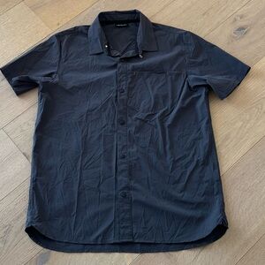 The North Face Dome lightweight performance shirt Hiking Medium